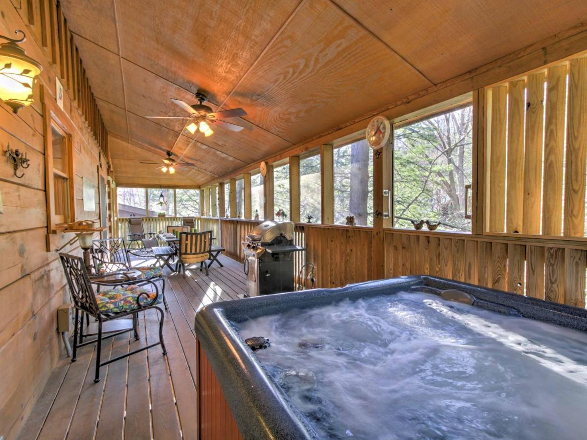 Cozy Nest Gatlinburg Cabin With Porch And Jacuzzi! Villa Eksteriør bilde