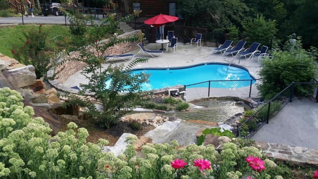 Cozy Nest Gatlinburg Cabin With Porch And Jacuzzi! Villa Eksteriør bilde