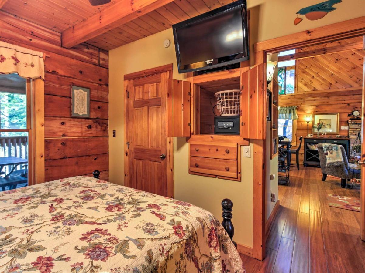 Cozy Nest Gatlinburg Cabin With Porch And Jacuzzi! Villa Eksteriør bilde